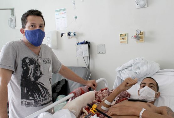 Jovem soterrado por caminhão de terra tem alta no Risoleta Neves