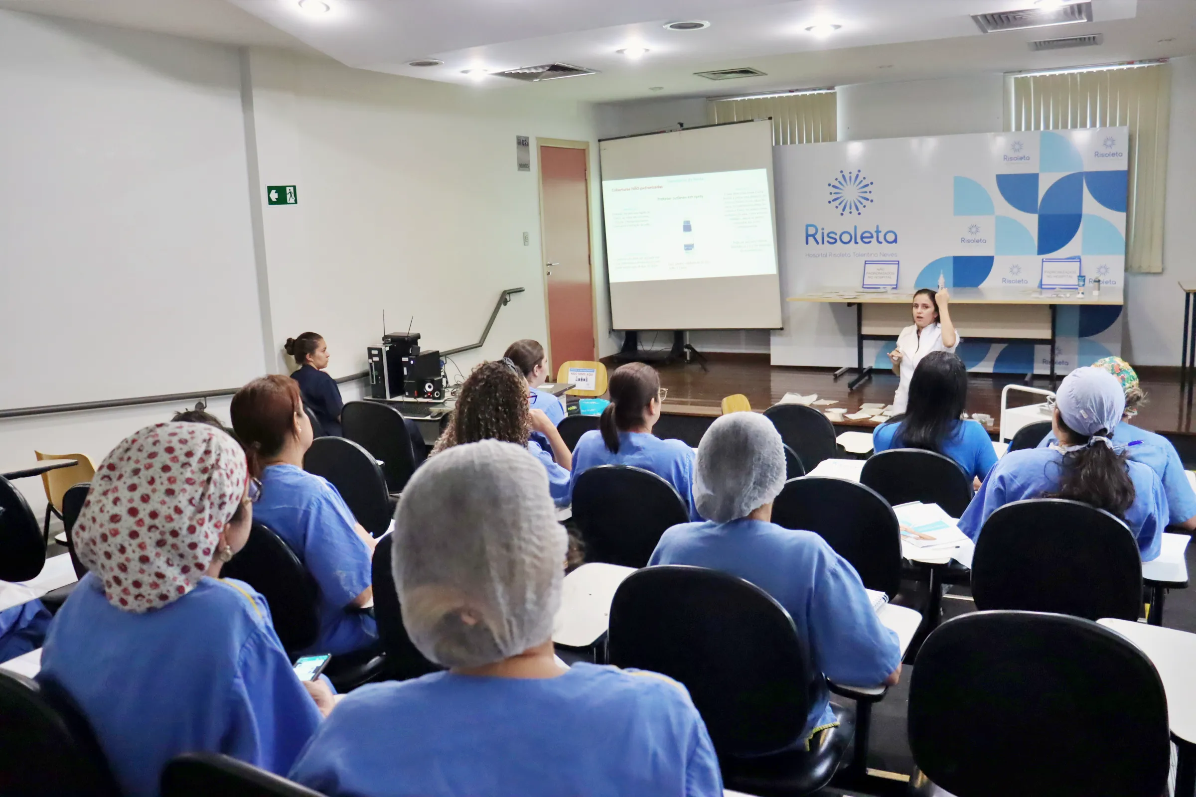 No momento, você está visualizando Enfermeiros do Risoleta são qualificados para tratamento de feridas